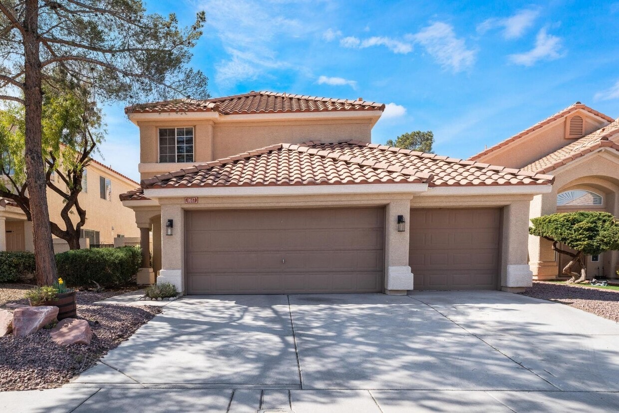 Primary Photo - 16174 Royal Canyon Dr