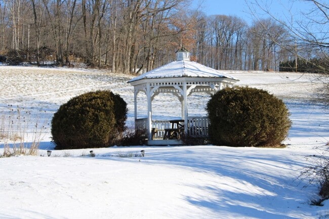 Building Photo - 1687 W Springfield Rd