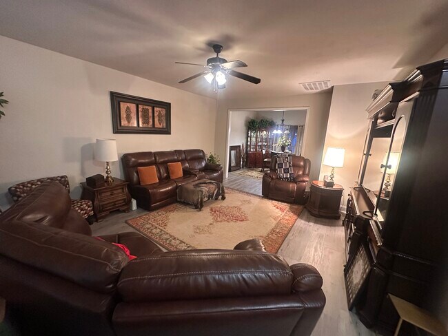 Foto del edificio - 505 Cranberry Cir