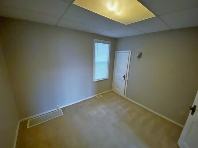 Building Photo - 111 W Hines St