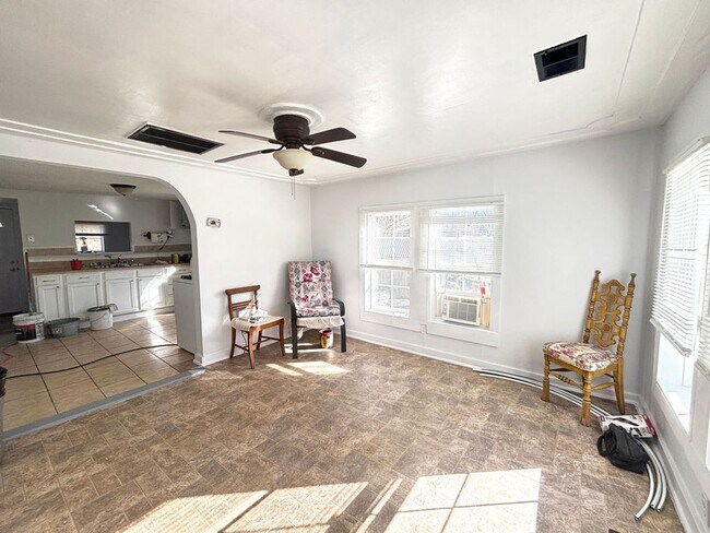 Foto del edificio - Country Living in Huger!