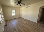 Foto principal - 215 E 1st Ave