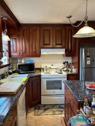Building Photo - 8726 S 620 E