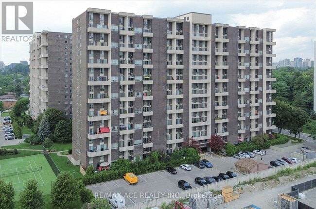 Building Photo - 60 Southport St