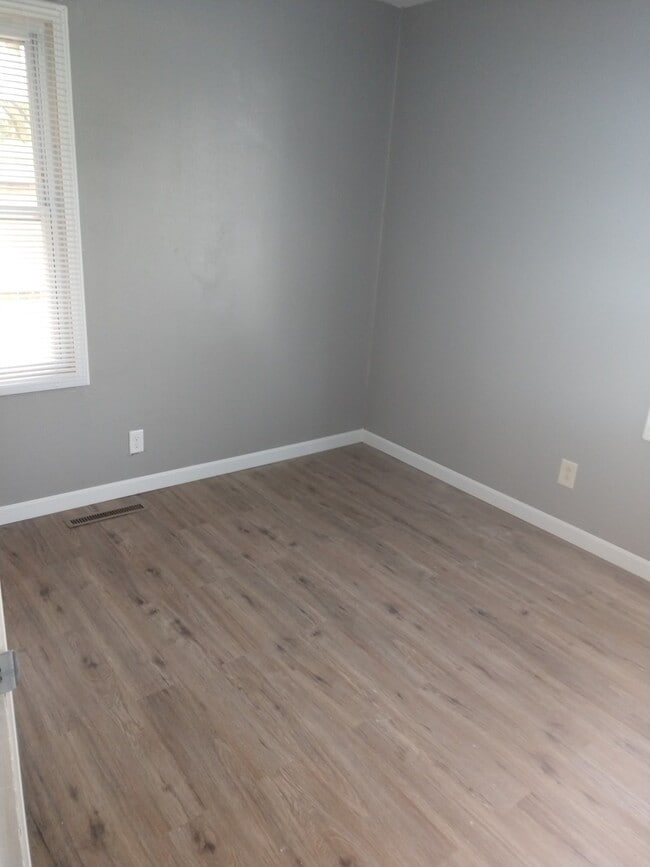 Foto del edificio - 1807 Southwood Dr