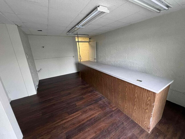 Building Photo - 38 N Zetterower Ave