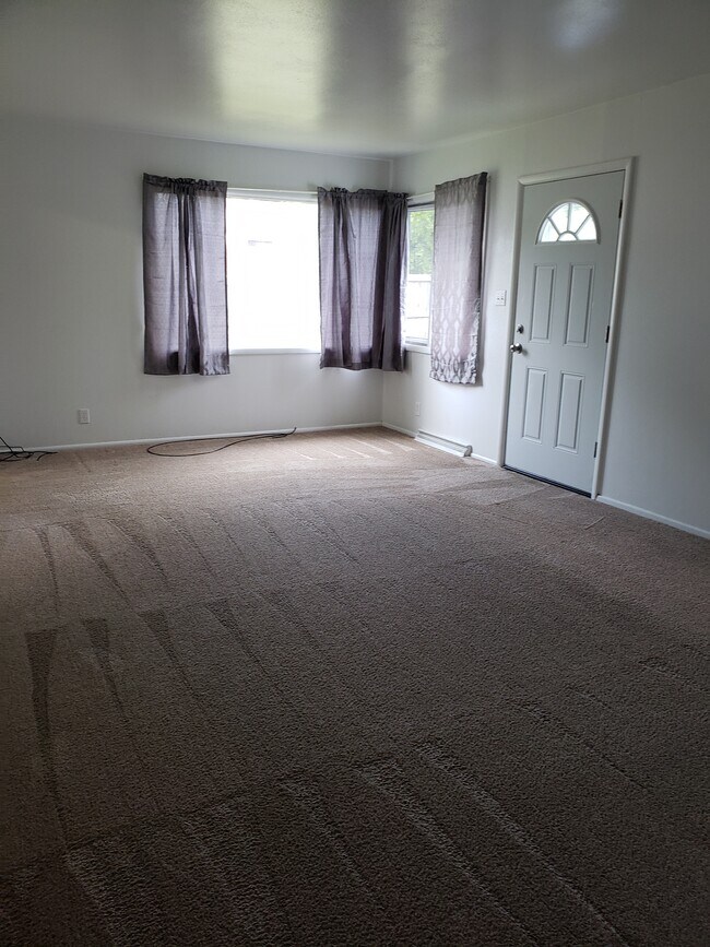 250 Smelter Ave NW, Great Falls, MT 59404 House for Rent in Great