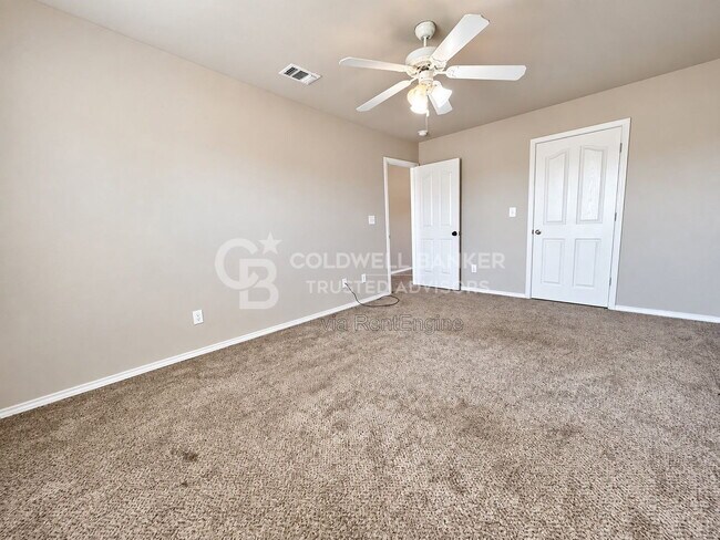 Building Photo - 717 43rd St