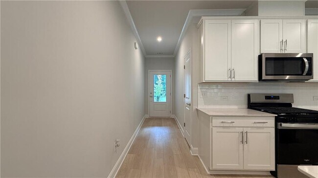 Building Photo - 3235 Cherry Dr