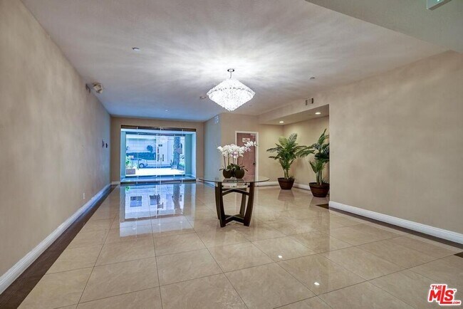 Building Photo - 125 N Gale Dr