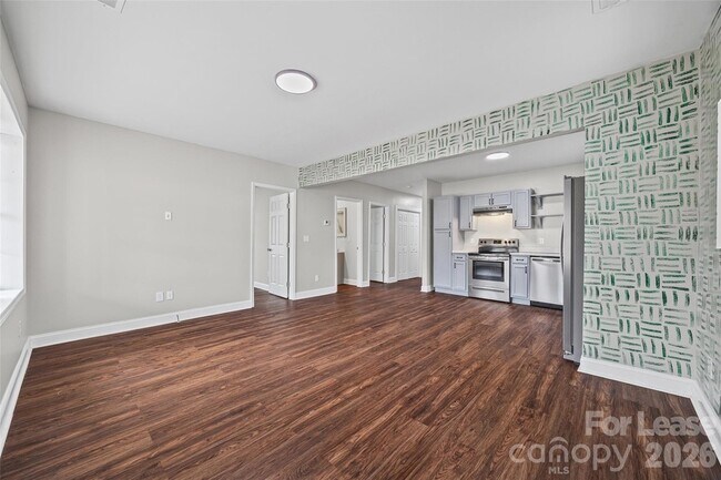 Foto del edificio - 1235 Bradford Heights Rd