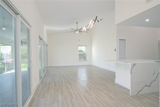 Foto del edificio - 12880 Kelly Bay Ct