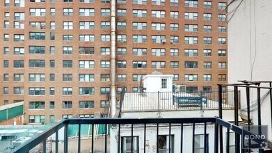 Building Photo - 213 E 26th St