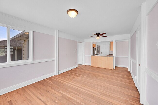 Foto del edificio - $2,140.95, $200 Off Cleaning Voucher, 4 Beds 1 Bath Single Family Home in Denver with Washer and ...