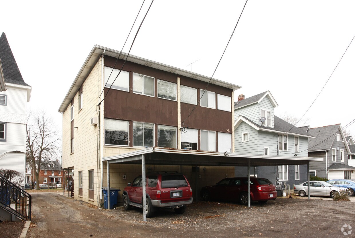 Building Photo - Arbor House Condos