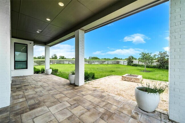 Foto del edificio - 8623 Azalea Crossing Ct