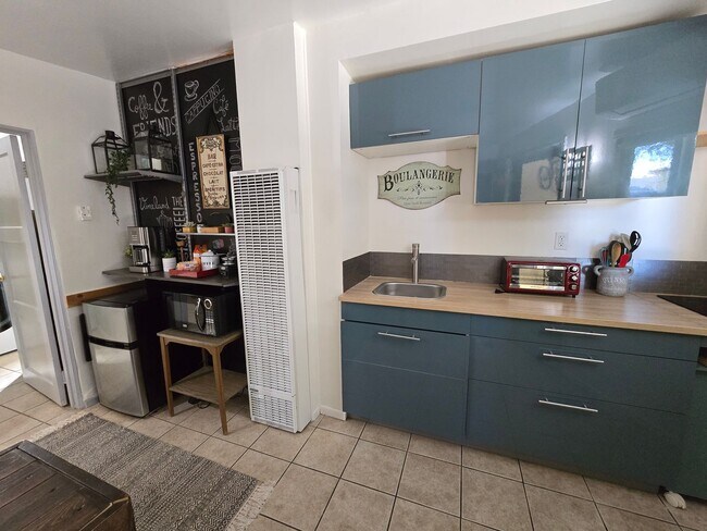 Foto del edificio - 5710 Vineland Ave