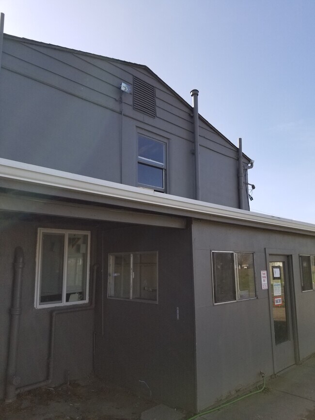 Building Photo - 3121 S Santiam Hwy