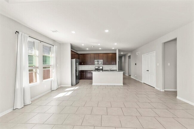 Foto del edificio - 8235 Delta Down Dr