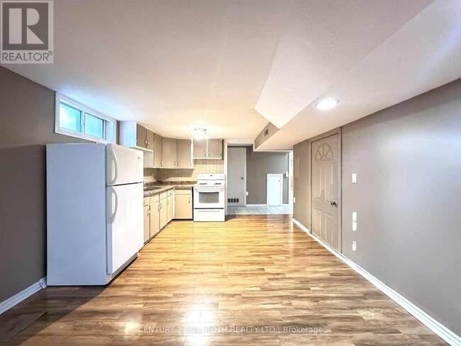 Building Photo - 141 Gunn St