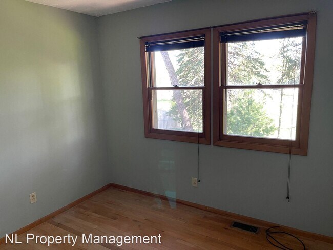 Building Photo - 3 br, 3 bath House - 9512 Emmet St.