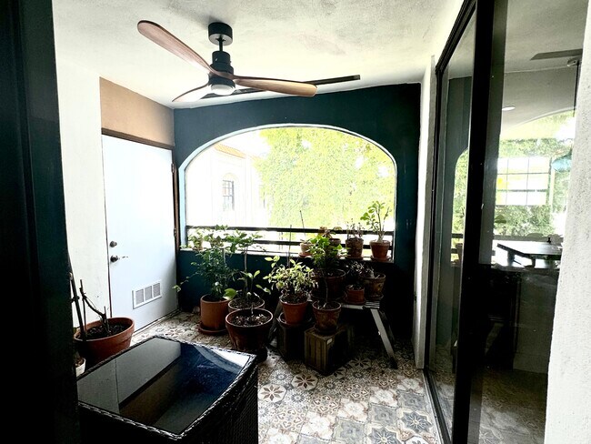 Foto del edificio - 3553 Magellan Cir