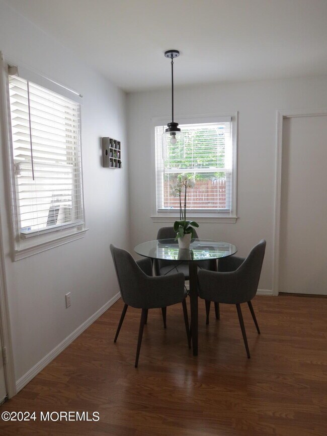 Building Photo - 6 Holmes Ct