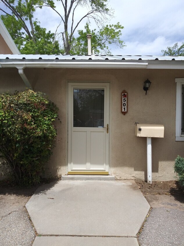 Foto principal - 2 Bedroom 1 Bathroom Townhouse in North Va...