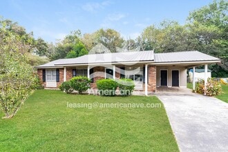 Building Photo - 120 Briarwood Dr