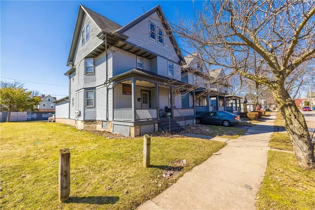 Primary Photo - 127 Ontario St