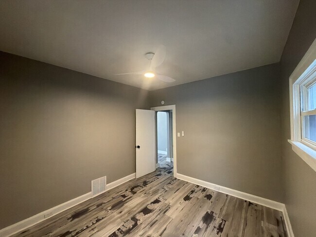 Foto del edificio - 11223 Nelson Ave