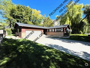 Building Photo - 1760 Foothill Dr
