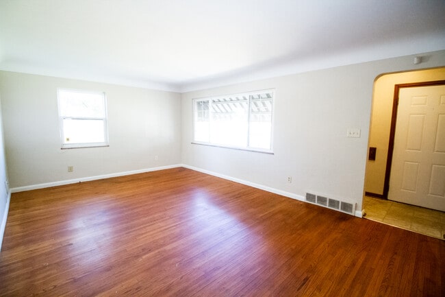 Foto del edificio - 3471 Jeannette Ave