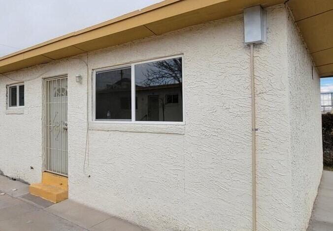 Foto principal - 3909 Harrison Ave