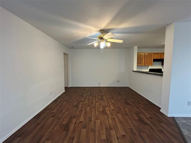 Building Photo - 10745 Many Oaks Dr