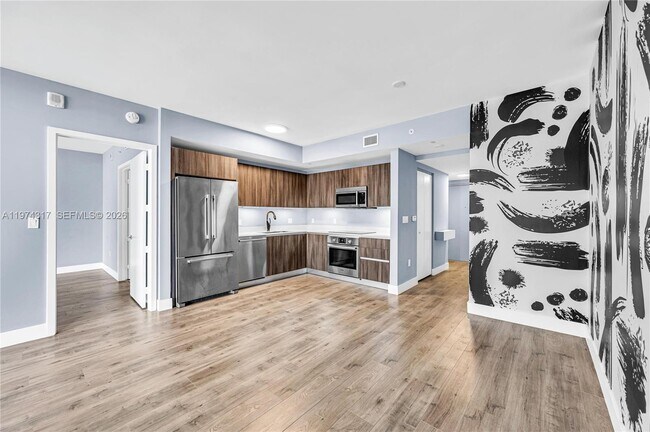 Foto del edificio - 488 NE 18th St