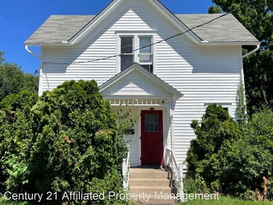 717 9th St, Beloit, WI 53511 House Rental in Beloit, WI