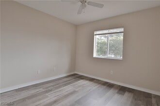 Building Photo - 10231 Tin Maple Dr