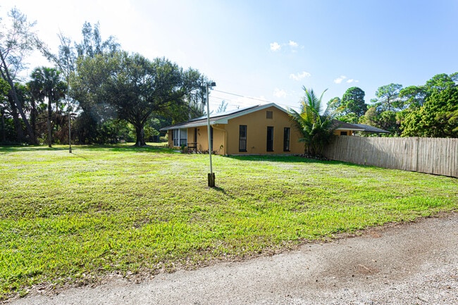 Foto del edificio - 169 Armadillo Way