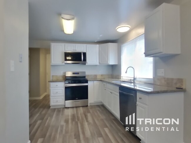 Building Photo - 827 Glen Martin Dr