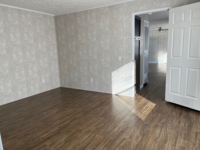 Foto del edificio - 85 Nettie Ave