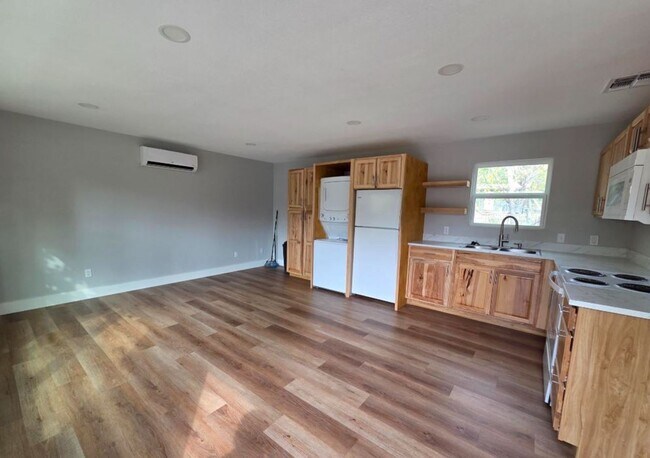 Foto del edificio - 505 East Ln