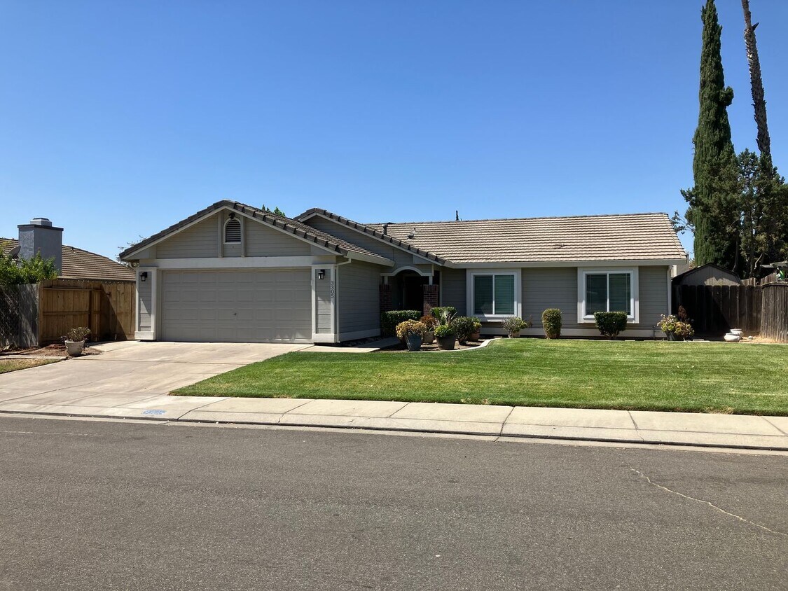 Primary Photo - 3305 Soda Canyon Dr