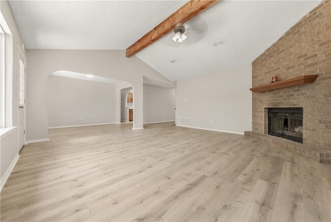 Foto del edificio - 804 Val Verde Dr