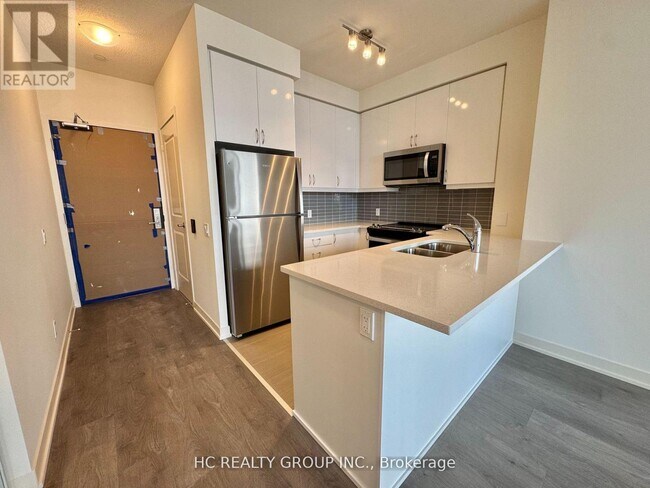 Photo du bâtiment - 4955-4955 Yonge St