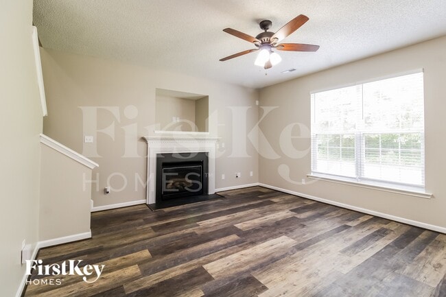 Building Photo - 6063 Parkside Cir
