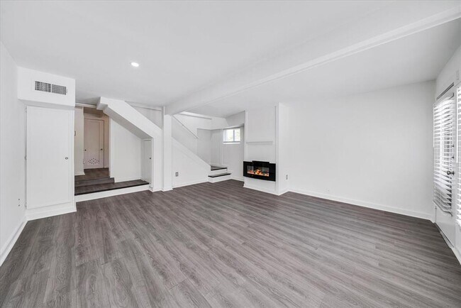 Foto del edificio - 2904 Harris Park Ave