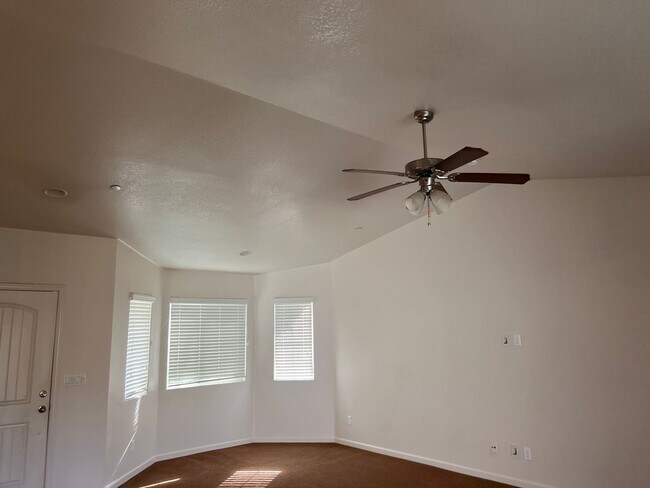 Foto del edificio - 2578 Bell Port Ave