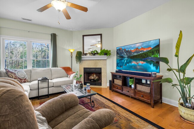 Foto del edificio - 112 Wild Oak Dr