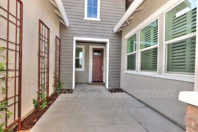 Building Photo - 6273 Element Ln